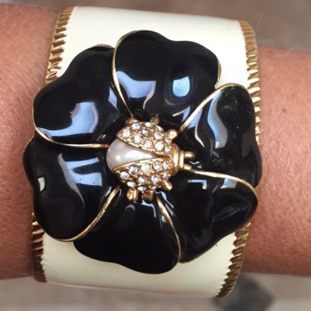 Stella & Dot | Gorgeous🐞Vintage Inspired Kelly Ladybug Cuff - Picture 7 of 8